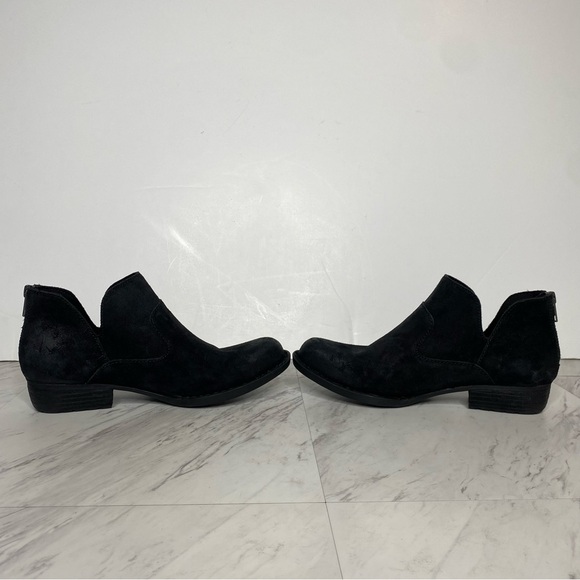 Born Beth Black Distressed Suede Bootie 8M - Picture 5 of 14